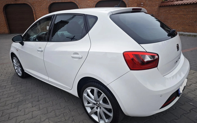 Seat Ibiza cena 42200 przebieg: 103800, rok produkcji 2017 z Radom małe 466